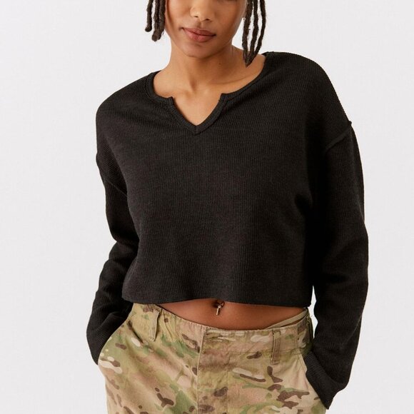 Urban Outfitters Tops - Cropped V-Notch Long Sleeve Top — Black